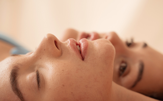 Castor oil for face use – glowing skin, natural facial oil benefits.