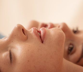 Castor oil for face use – glowing skin, natural facial oil benefits.