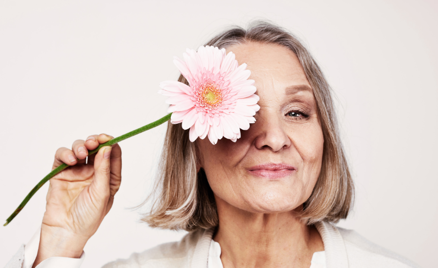 Why Midlife Skin Is Craving Oil-Based Rituals (Not Retinols)