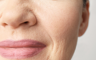 Why Women 40+ Are Replacing Wrinkle Creams with Frankincense & Castor Oil