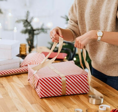 Holiday 2025 Wellness Gift Guide: Top 10 Organic Gifts for Women Who Love Self-Care