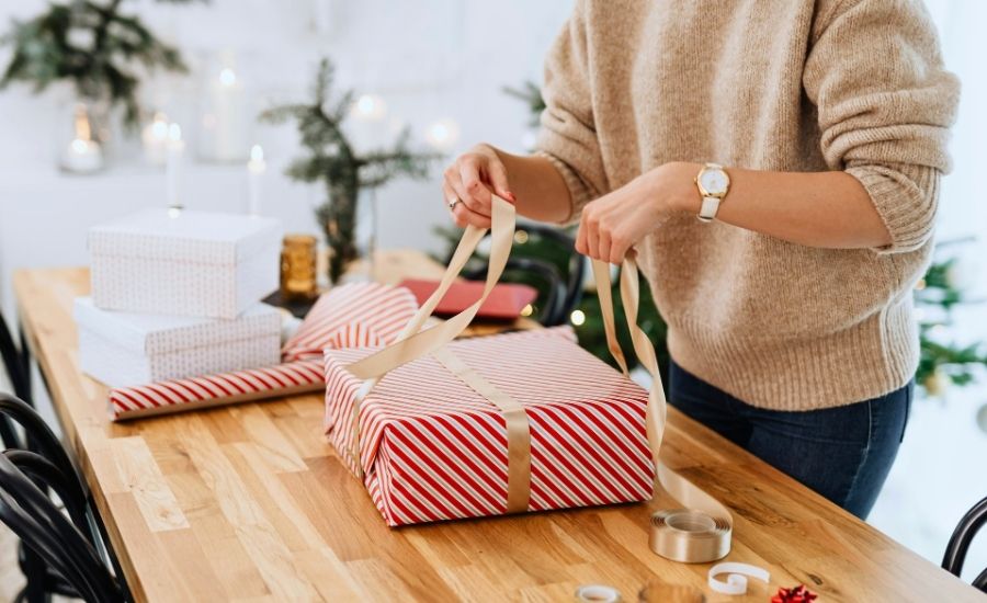 Holiday 2025 Wellness Gift Guide: Top 10 Organic Gifts for Women Who Love Self-Care