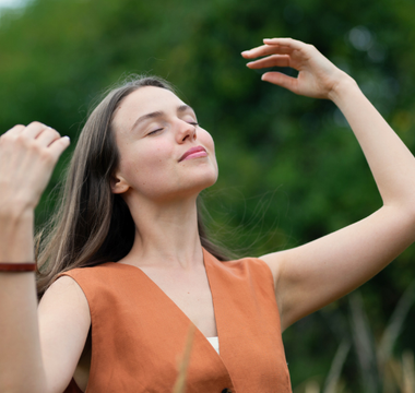 How Estrogen, Thyroid & Stress Shape Your Skin’s Radiance After 30