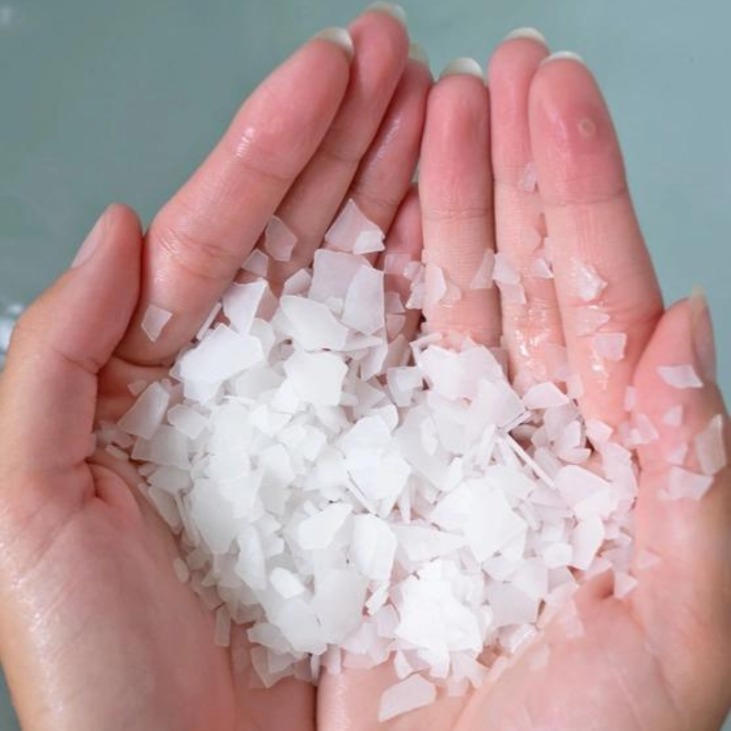 Deep Sea Minerals by LA SALT CO – hand holding magnesium flakes, relax release reset benefit section