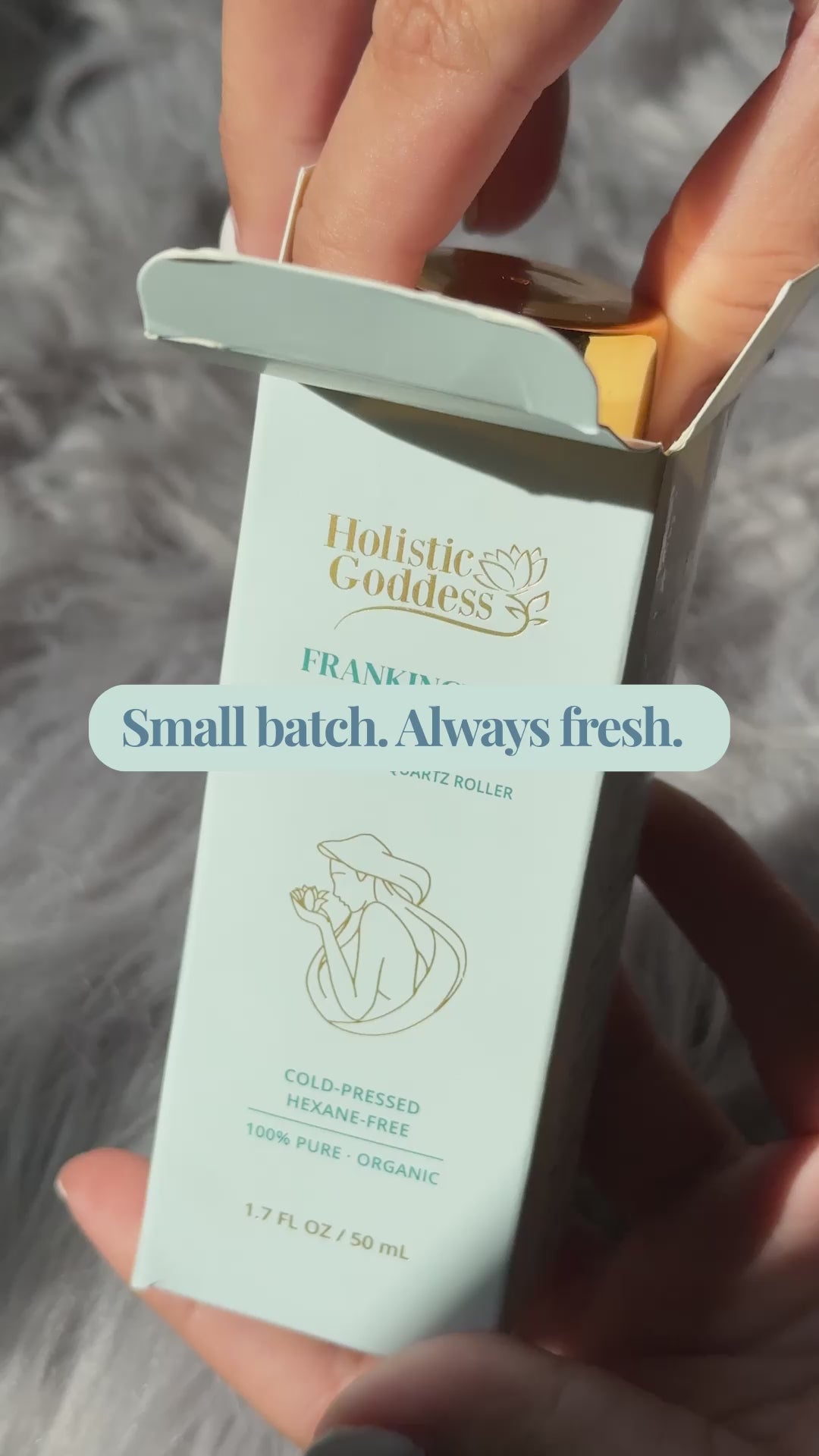 Unboxing and application video of our Frankincense & Castor oil rolling on featuring the rose quartz roller